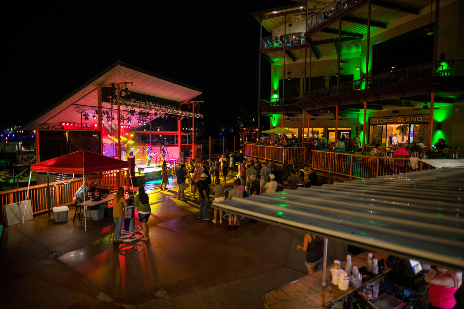Live music on the stage at Toad Island Camden on the Lake Resort Lake of the Ozarks
